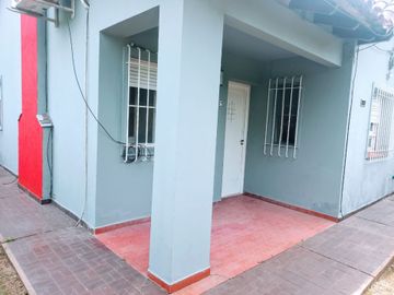 VENTA CASA QUINTA 5 AMBIENTES MERLO  PILETA