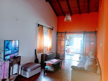VENTA CASA QUINTA 5 AMBIENTES MERLO  PILETA