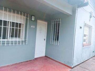 VENTA CASA QUINTA 5 AMBIENTES MERLO  PILETA