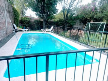 VENTA CASA QUINTA 5 AMBIENTES MERLO  PILETA