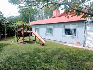 VENTA CASA QUINTA 5 AMBIENTES MERLO  PILETA