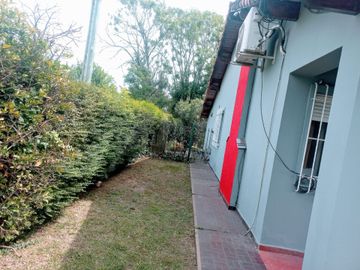 VENTA CASA QUINTA 5 AMBIENTES MERLO  PILETA
