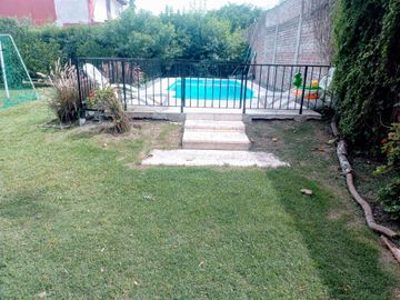 VENTA CASA QUINTA 5 AMBIENTES MERLO  PILETA