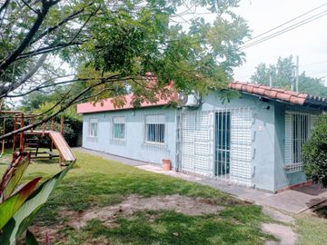 VENTA CASA QUINTA 5 AMBIENTES MERLO  PILETA