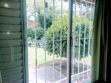 VENTA CASA QUINTA 5 AMBIENTES MERLO  PILETA