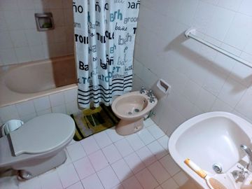 VENTA CASA QUINTA 5 AMBIENTES MERLO  PILETA