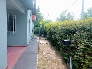 VENTA CASA QUINTA 5 AMBIENTES MERLO  PILETA