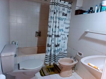 VENTA CASA QUINTA 5 AMBIENTES MERLO  PILETA