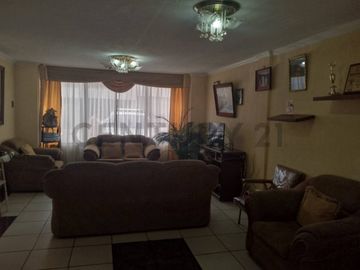 Casa en Venta – Conjunto El Prado, Sangolquí