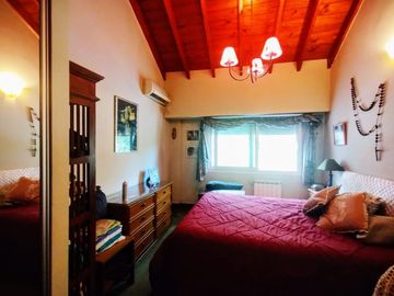 VENTA Casa tripex, 4 ambientes, en Villa Urquiza