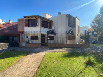 VENTA CASA 5 AMBIENTES LOMAS DE ZAMORA - PERMUTA