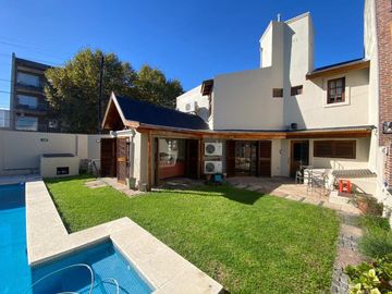 VENTA CASA 5 AMBIENTES LOMAS DE ZAMORA - PERMUTA