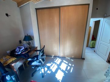 VENTA CASA 5 AMBIENTES LOMAS DE ZAMORA - PERMUTA