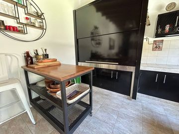 Casa 5 ambientes en venta en Merlo con pileta.