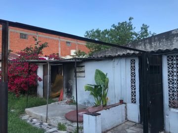 VENTA CASA  3 AMB EN BERNAL CON COCHERA DOBLE
