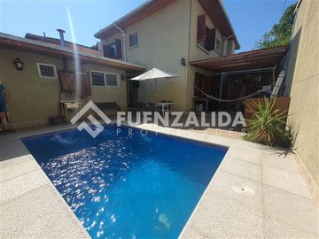 Casa en Venta en Av. Tobalaba