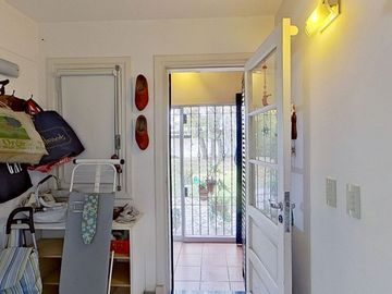 Increible casa 4 ambientes en Varela