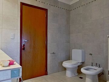 Increible casa 4 ambientes en Varela