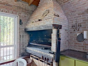 Increible casa 4 ambientes en Varela