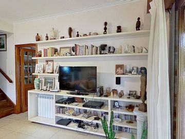 Increible casa 4 ambientes en Varela