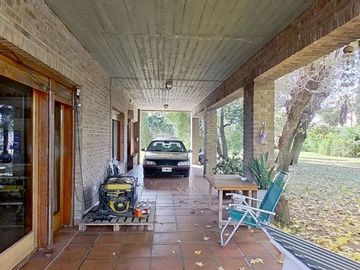 Increible casa 4 ambientes en Varela