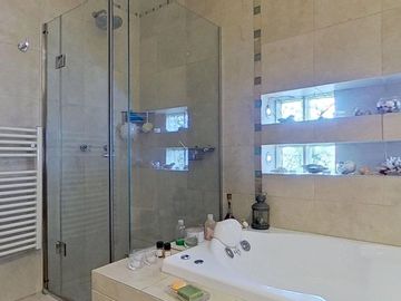 Increible casa 4 ambientes en Varela