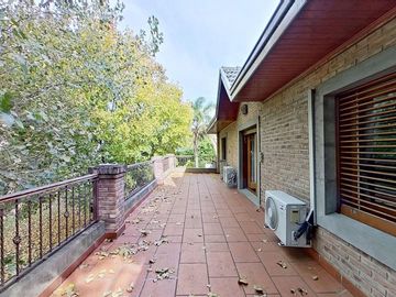 Increible casa 4 ambientes en Varela