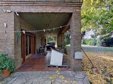 Increible casa 4 ambientes en Varela