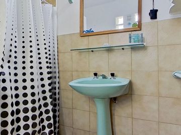 Increible casa 4 ambientes en Varela