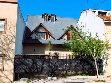 VENTA CASA 5 AMB LINIERS PERMUTA