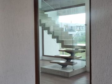 VENTA CASA 5AMB c/DEP LOTE INTERNO CARPINCHOS