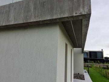 VENTA CASA 5AMB c/DEP LOTE INTERNO CARPINCHOS