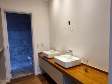VENTA CASA 5AMB c/DEP LOTE INTERNO CARPINCHOS