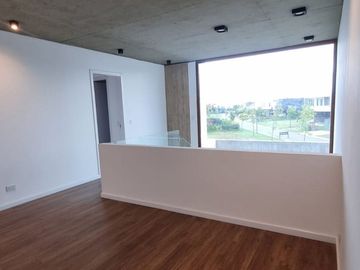 VENTA CASA 5AMB c/DEP LOTE INTERNO CARPINCHOS