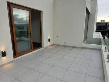 VENTA CASA 5AMB c/DEP LOTE INTERNO CARPINCHOS