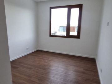 VENTA CASA 5AMB c/DEP LOTE INTERNO CARPINCHOS