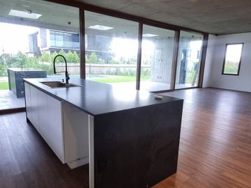 VENTA CASA 5AMB c/DEP LOTE INTERNO CARPINCHOS