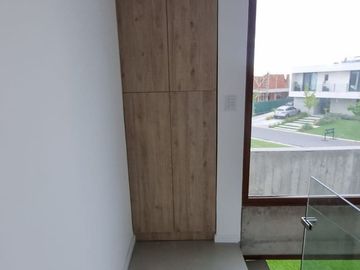 VENTA CASA 5AMB c/DEP LOTE INTERNO CARPINCHOS