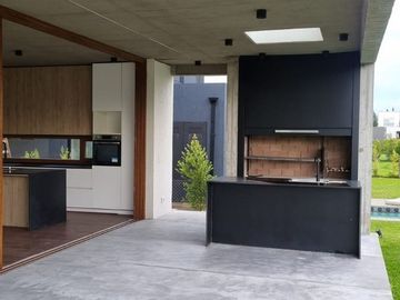 VENTA CASA 5AMB c/DEP LOTE INTERNO CARPINCHOS