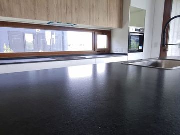 VENTA CASA 5AMB c/DEP LOTE INTERNO CARPINCHOS