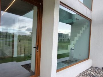 VENTA CASA 5AMB c/DEP LOTE INTERNO CARPINCHOS