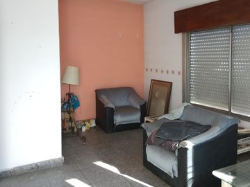 CASA MULTIFAMILIAR VENTA 4 AMB VILLA LUZURIAGA