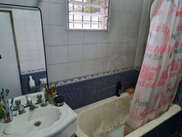 CASA MULTIFAMILIAR VENTA 4 AMB VILLA LUZURIAGA