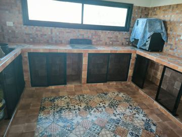 VENTA CASA FRENTE AL LAGO EN  BARRIO SAN SEBASTIAN