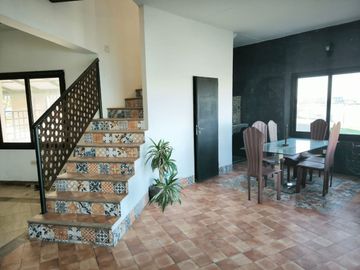 VENTA CASA FRENTE AL LAGO EN  BARRIO SAN SEBASTIAN
