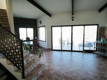 VENTA CASA FRENTE AL LAGO EN  BARRIO SAN SEBASTIAN