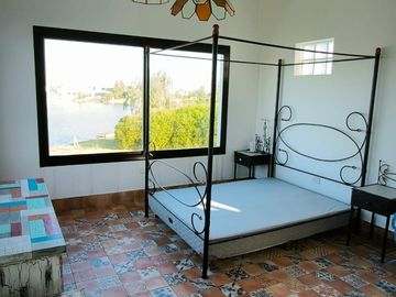 VENTA CASA FRENTE AL LAGO EN  BARRIO SAN SEBASTIAN
