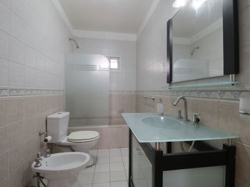 OPORTUNIDAD:PH 3 AMB + PATIO + BALCÓN SIN EXPENSAS