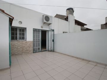 OPORTUNIDAD:PH 3 AMB + PATIO + BALCÓN SIN EXPENSAS