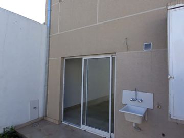 DUPLEX A ESTRENAR CON COCHERA APTO CRÉDITO-CUOTAS